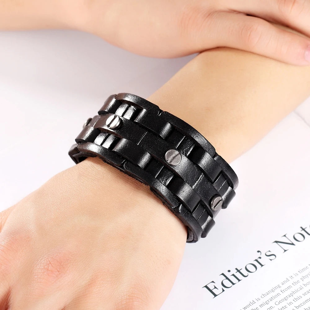 PULSEIRA BRAD DE COURO PU