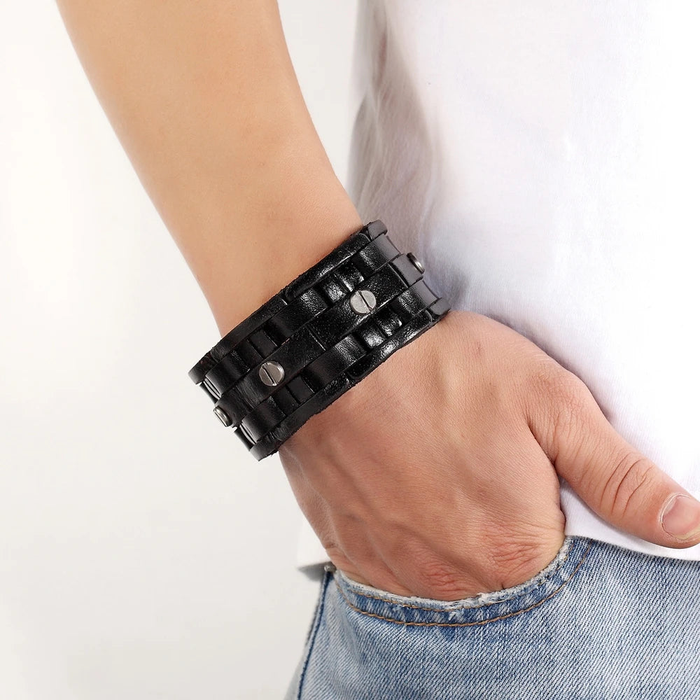 PULSEIRA BRAD DE COURO PU