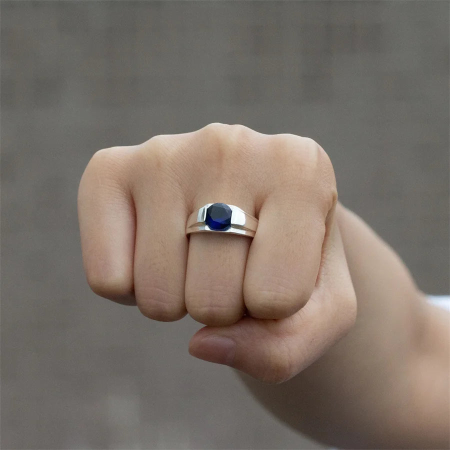 ANEL MASCULINO COM PEDRA DE ZIRCÔNIA AZUL EM PRATA ESTERLINA