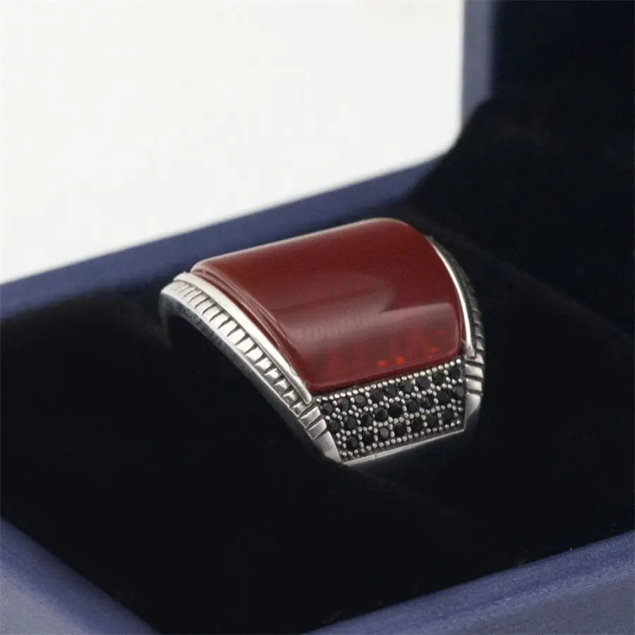 ANEL MASCULINO TURCO EM PRATA ESTERLINA 925 COM PEDRA ÁGATA VERMELHO ESCURO