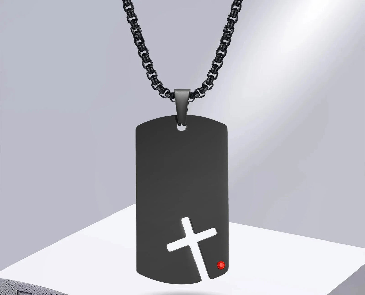 Colar cruz de aço