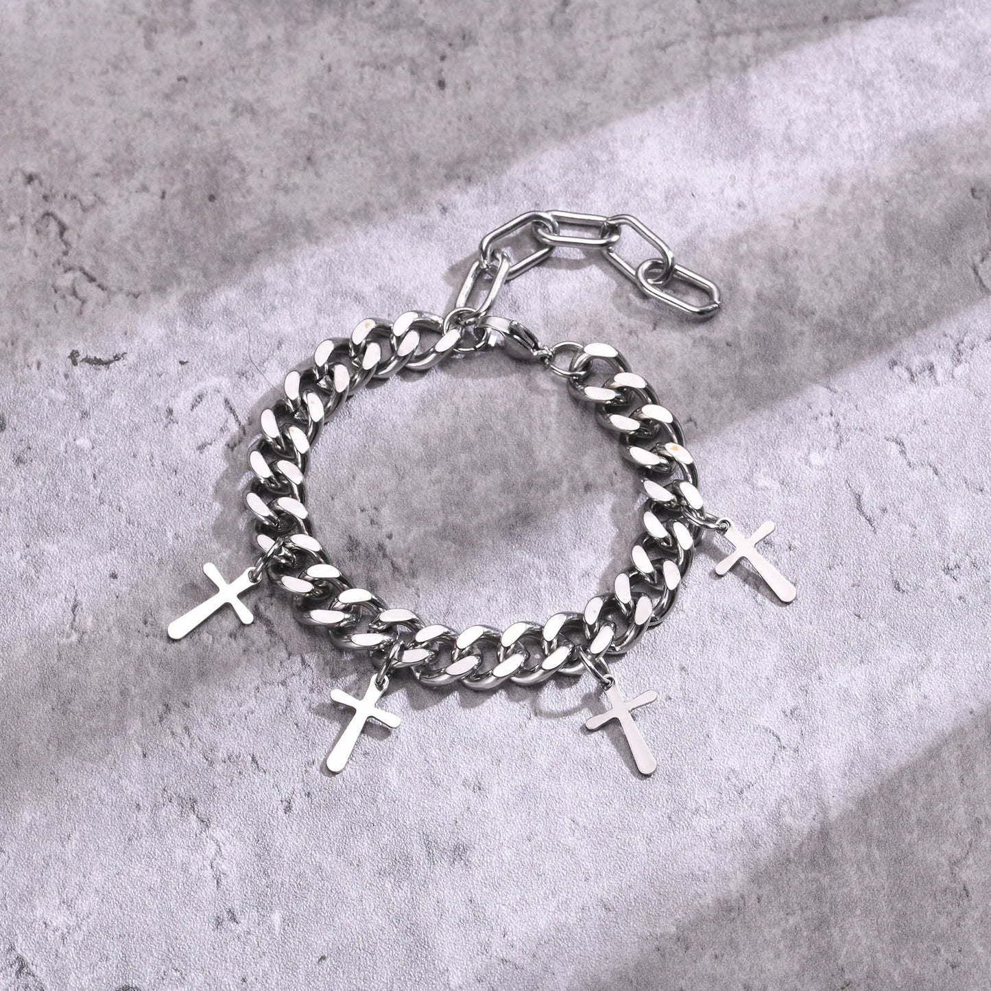 Pulseira pingente de cruz em aço