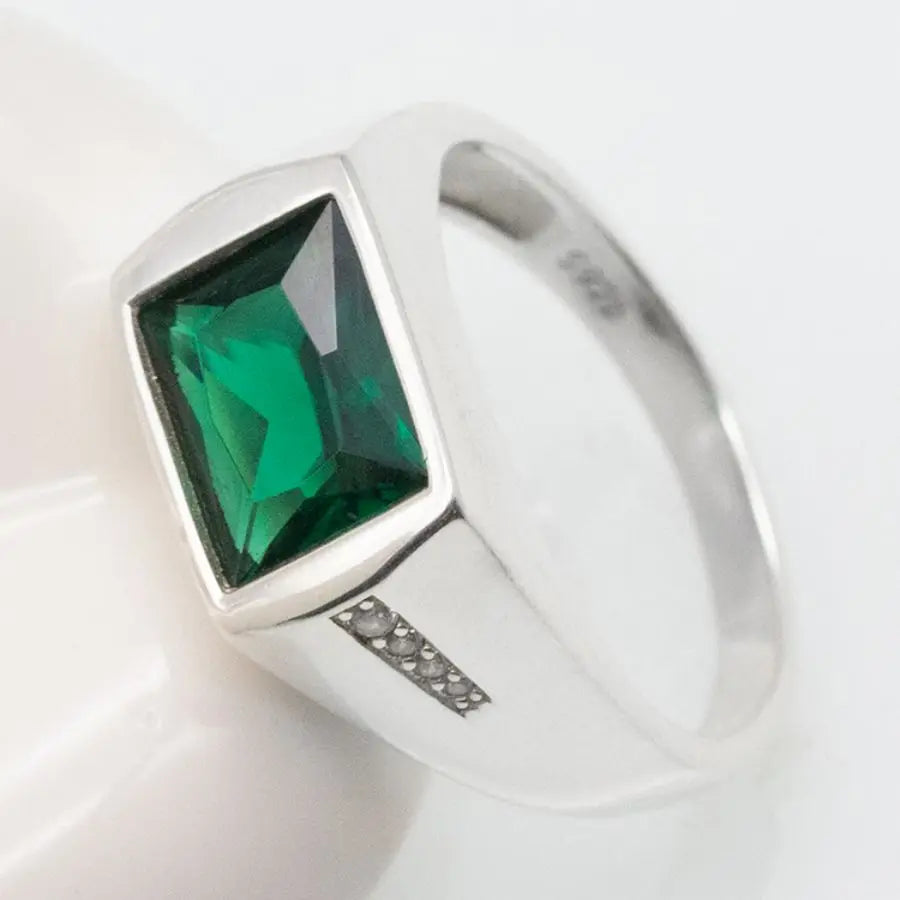 ANEL MASCULINO COM PEDRA NATURAL ZIRCÃO VERDE EM PRATA ESTERLINA