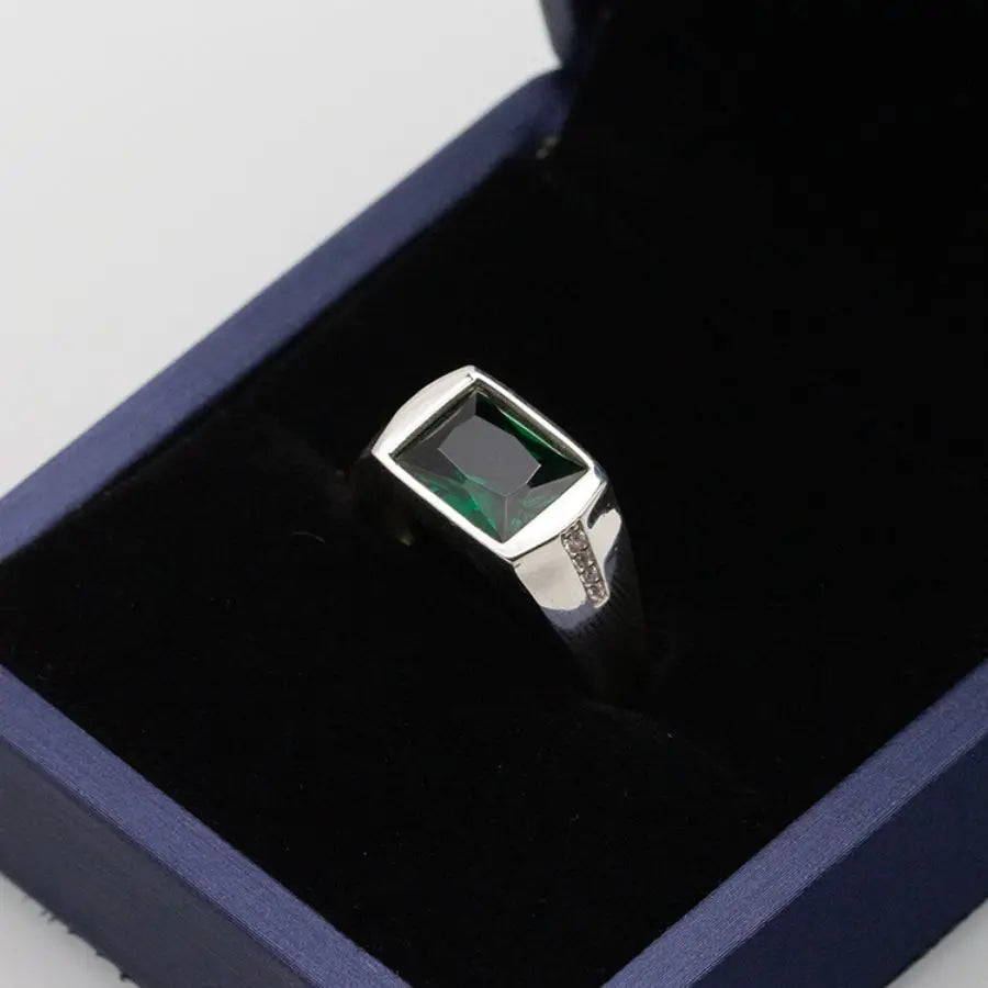 ANEL MASCULINO COM PEDRA NATURAL ZIRCÃO VERDE EM PRATA ESTERLINA