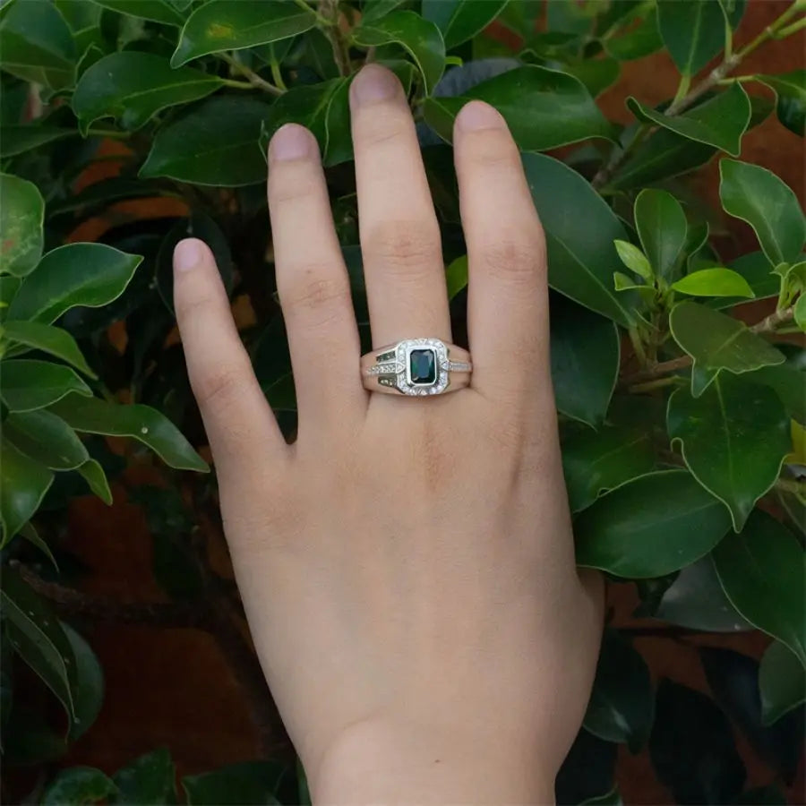 ANEL MASCULINO COM PEDRA VERDE ZIRCÃO EM PRATA ESTERLINA