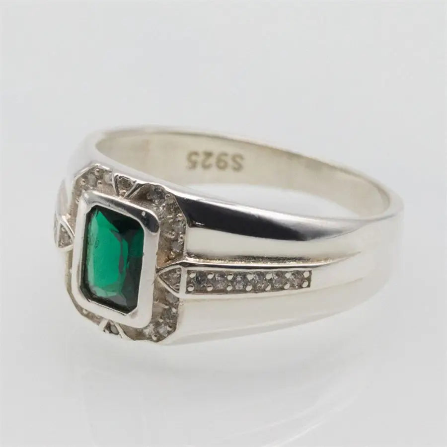 ANEL MASCULINO COM PEDRA VERDE ZIRCÃO EM PRATA ESTERLINA