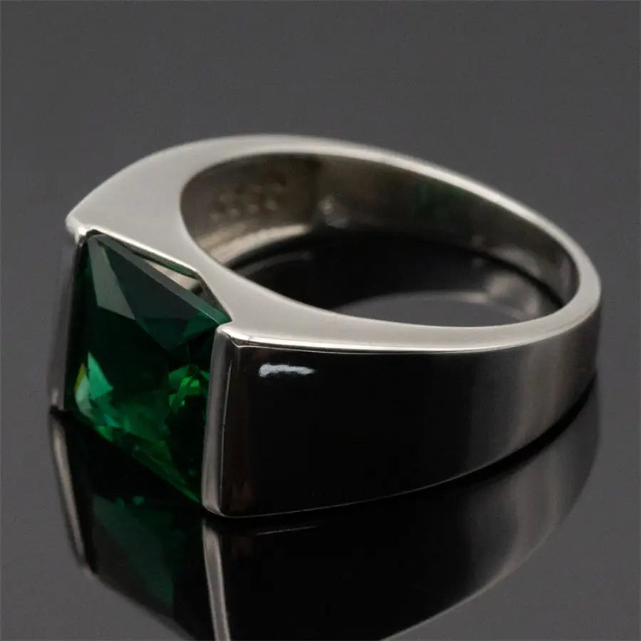 ANEL EM PRATA ESTERLINA 925 COM PEDRA NATURAL ZIRCÃO VERDE