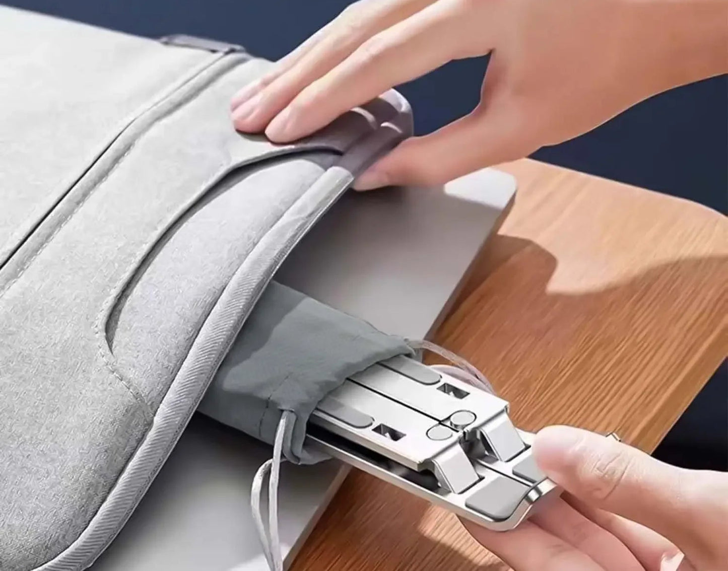 SUPORTE MULTIFUNCIONAL PARA NOTEBOOK COM RESFRIAMENTO