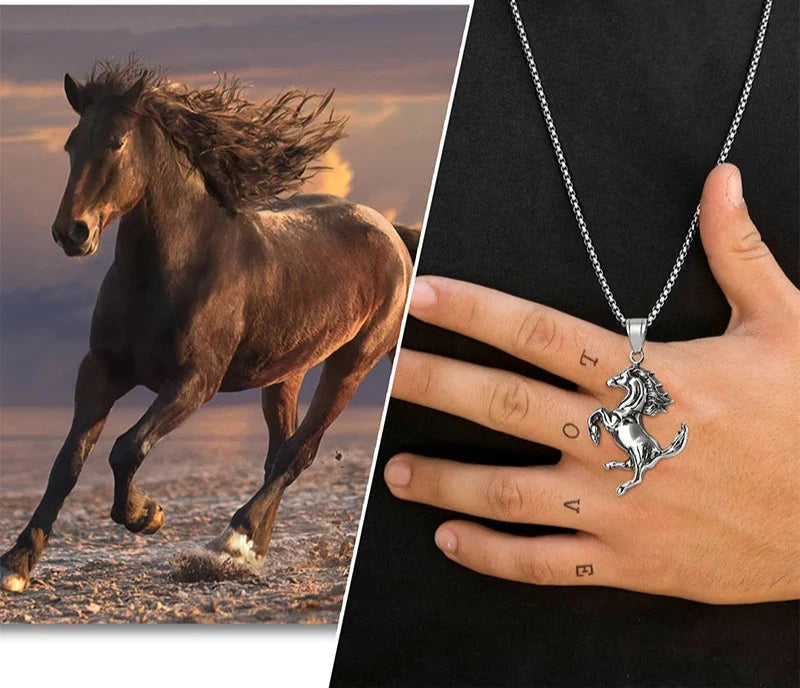 COLAR COM PINGENTE DE CAVALO EM AÇO INOXIDÁVEL