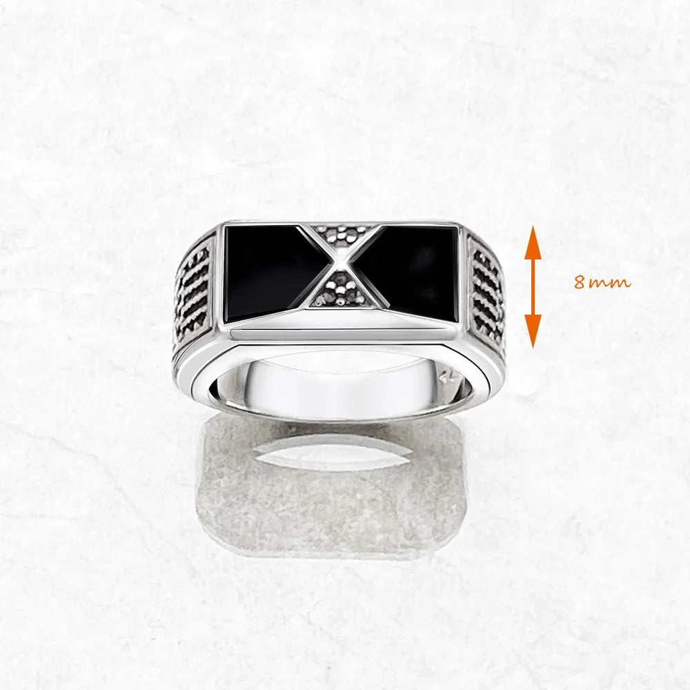 ANEL DE SINETE MASCULINO COM PEDRA ÔNIX PRETA ZAFRE