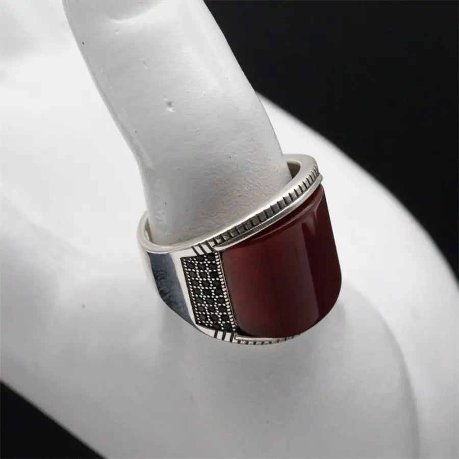 ANEL MASCULINO TURCO EM PRATA ESTERLINA 925 COM PEDRA ÁGATA VERMELHO ESCURO