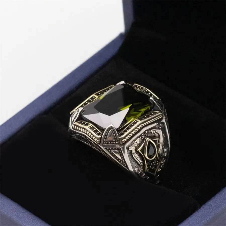 ANEL MASCULINO TURCO EM PRATA ESTERLINA 925 COM PEDRA DE ZIRCÔNIA CÚBICA VERDE OLIVA