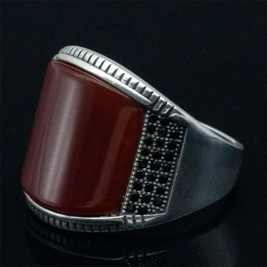 ANEL MASCULINO TURCO EM PRATA ESTERLINA 925 COM PEDRA ÁGATA VERMELHO ESCURO